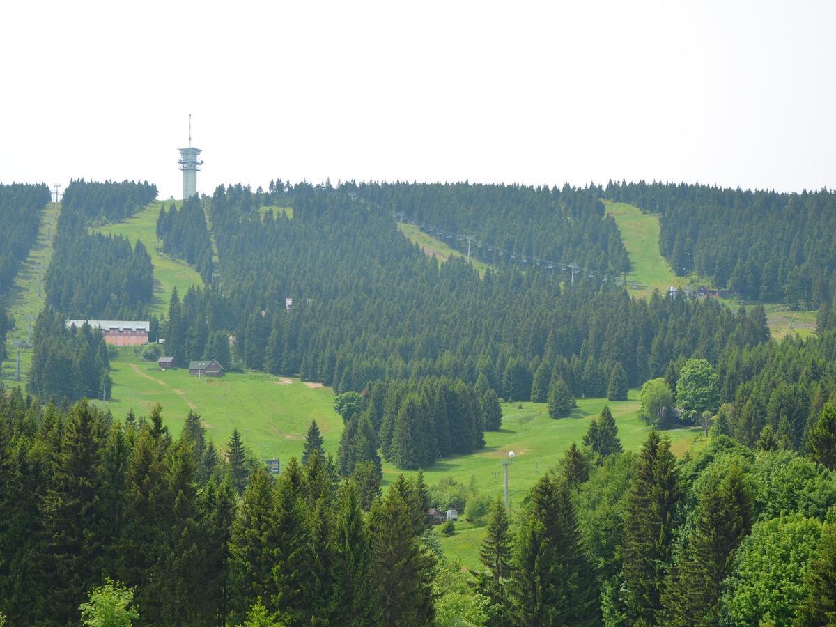 Nice Holiday Home In The Ore Mountains Only 500M From The Chairlift Loučná pod Klínovcem Εξωτερικό φωτογραφία